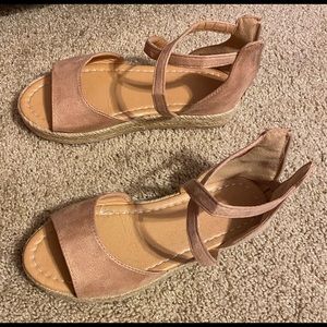 Tan espadrilles sandals